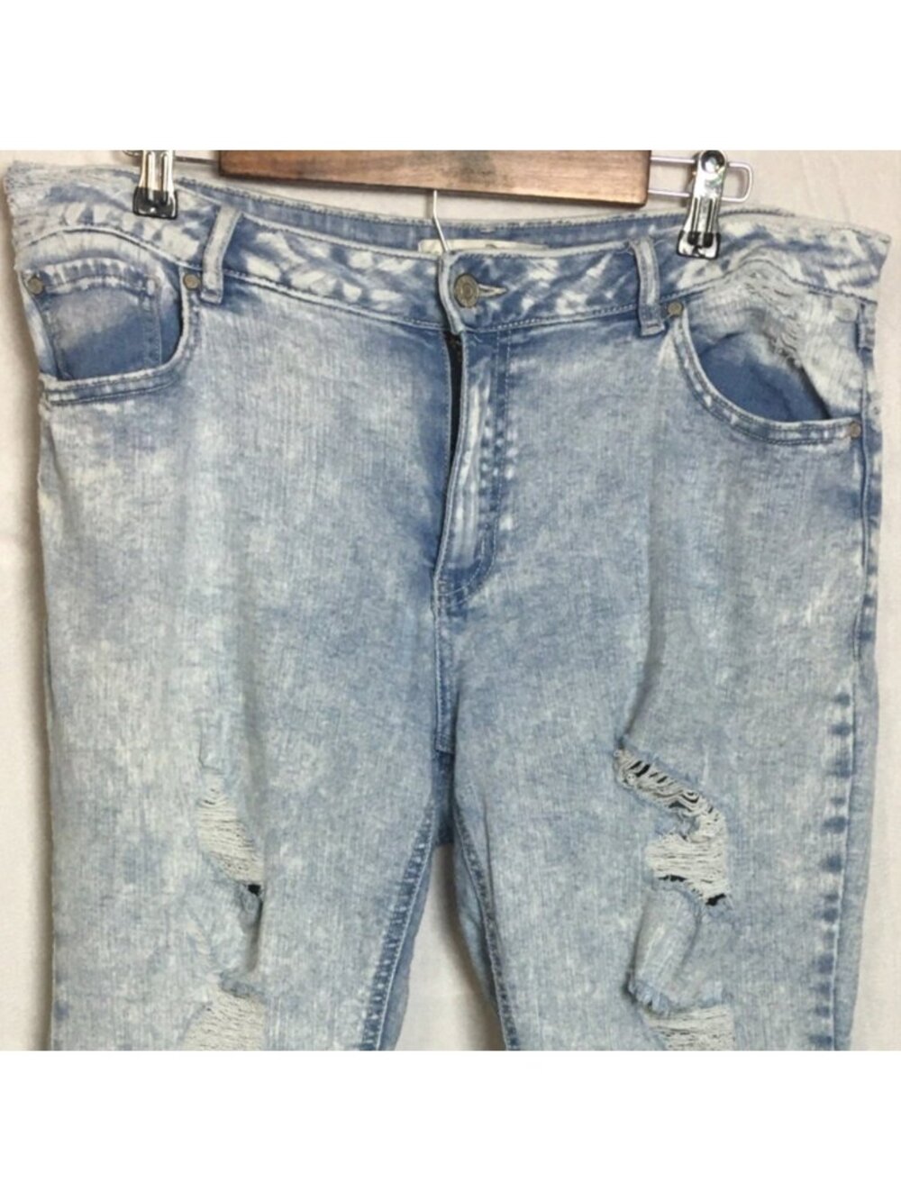 Est 1946 Cato Womens Denim Light Blue Distressed High-Rise Cropped Jeans Size 14 - Picture 2 of 6